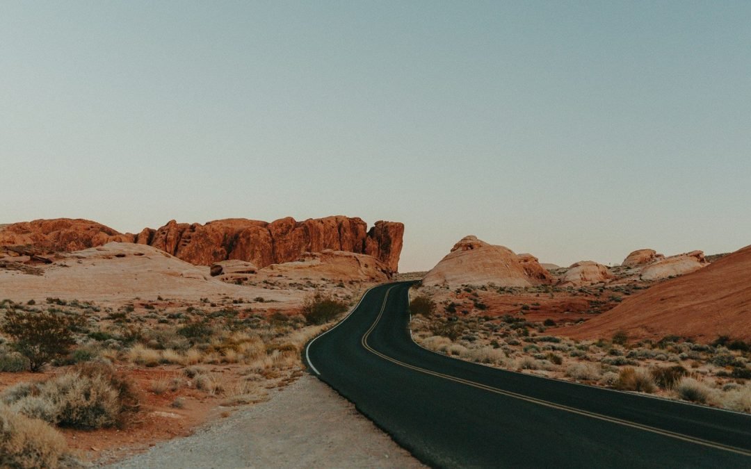 5 Must-See Stops on the Drive from Phoenix to Los Angeles