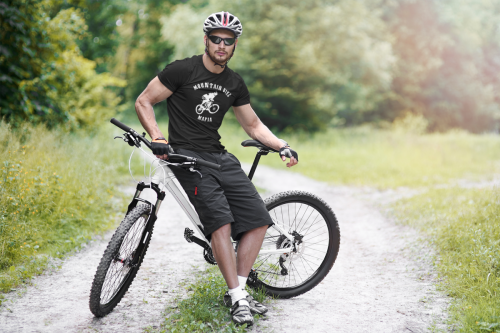 t-shirt-mockup-of-a-man-riding-his-mountain-bike-38256-r-el2